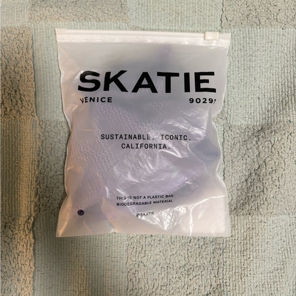 Maddie Top: RENDEZVOUS - Picture 4 of 7